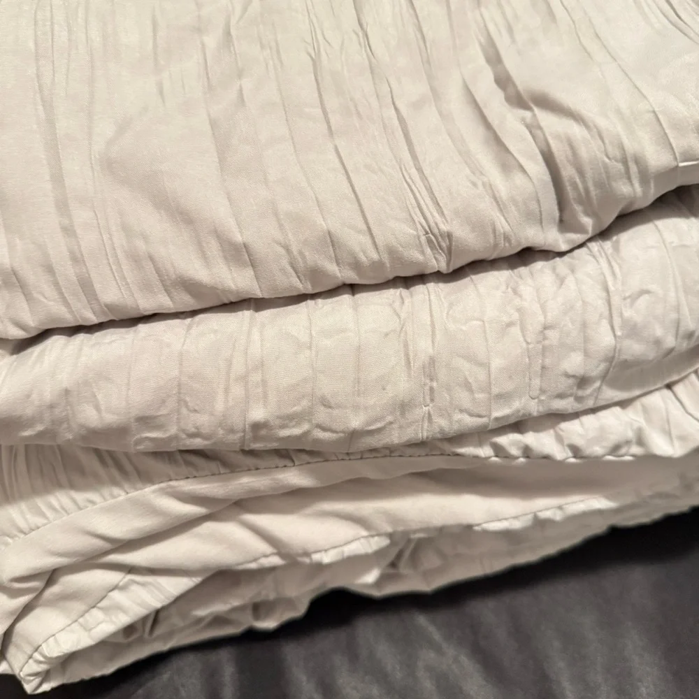 Room Essentials Elegant Bedding Cover comforter Duvet 95x62'inch
